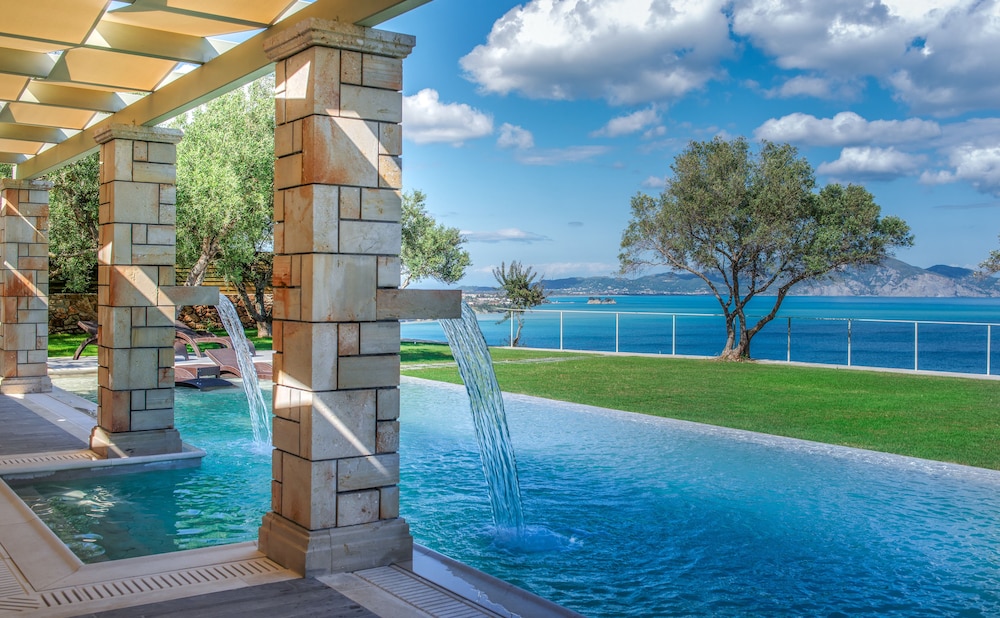 Artina Luxury Villa