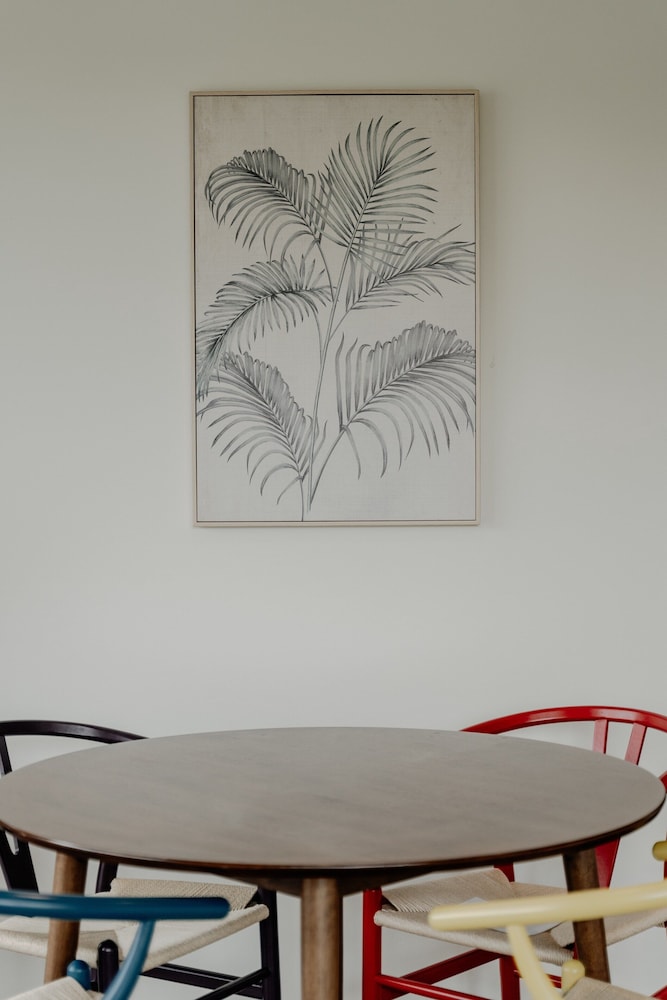 Peaceful 1-bed Apartment Close to Lonsdale St