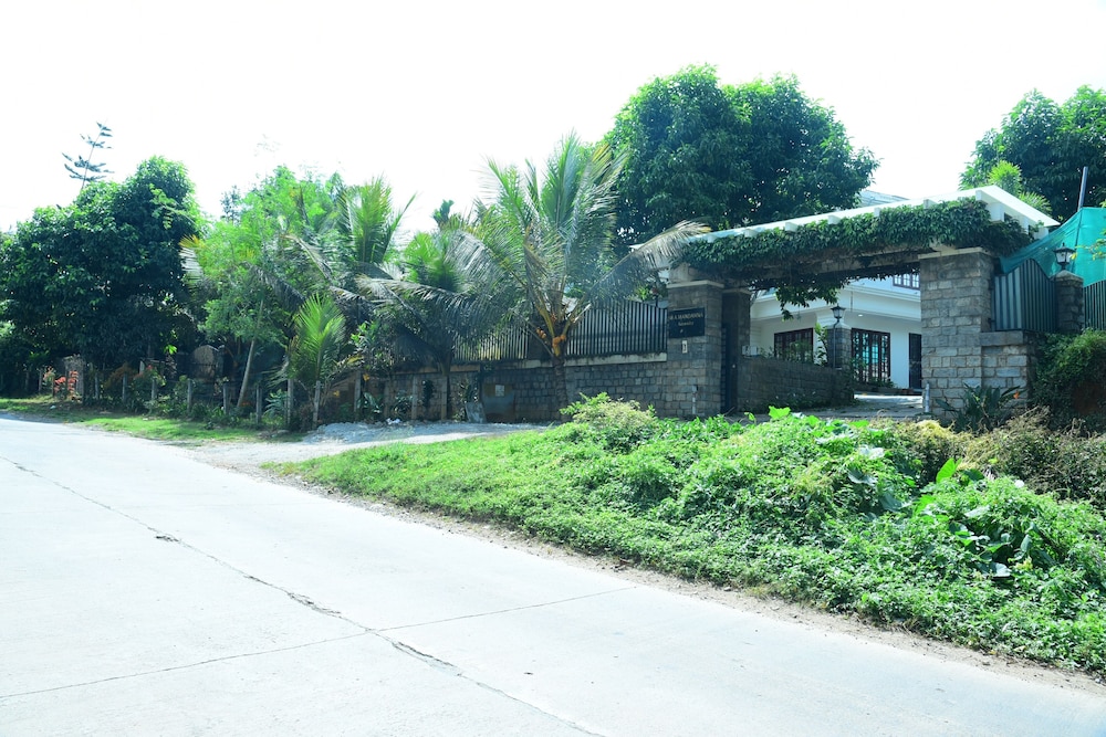 Serenity Cottage Luxury Homestay view 4