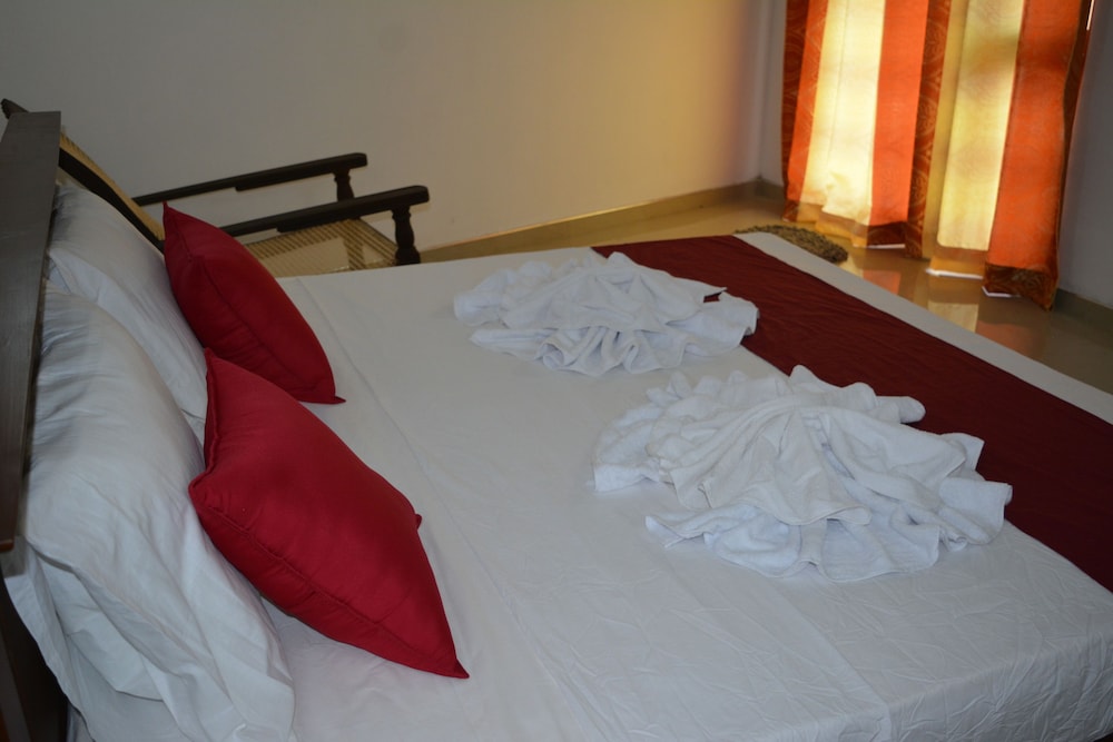 Lagoon Resort Goviyapana
