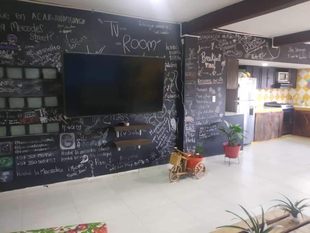 HOSTAL LA MERCEDES STREET