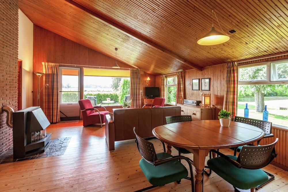 Peaceful Holiday Home near Center in Burgh Haamstede