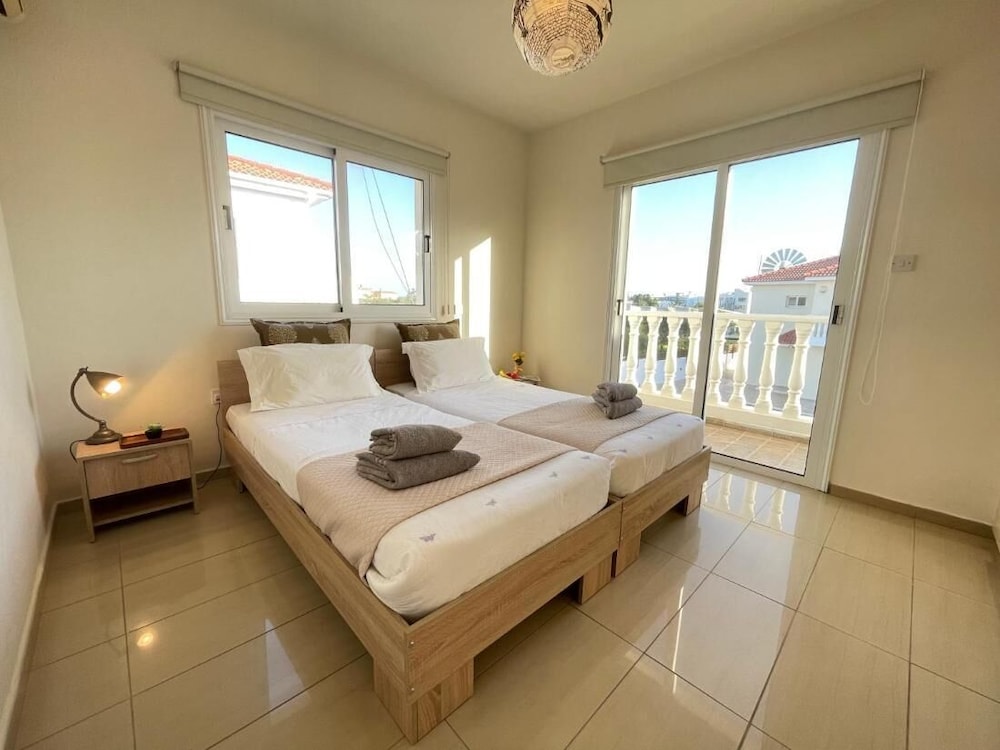Villa Rugiada With Pool and sea View Located on the Front of Nissi Beach