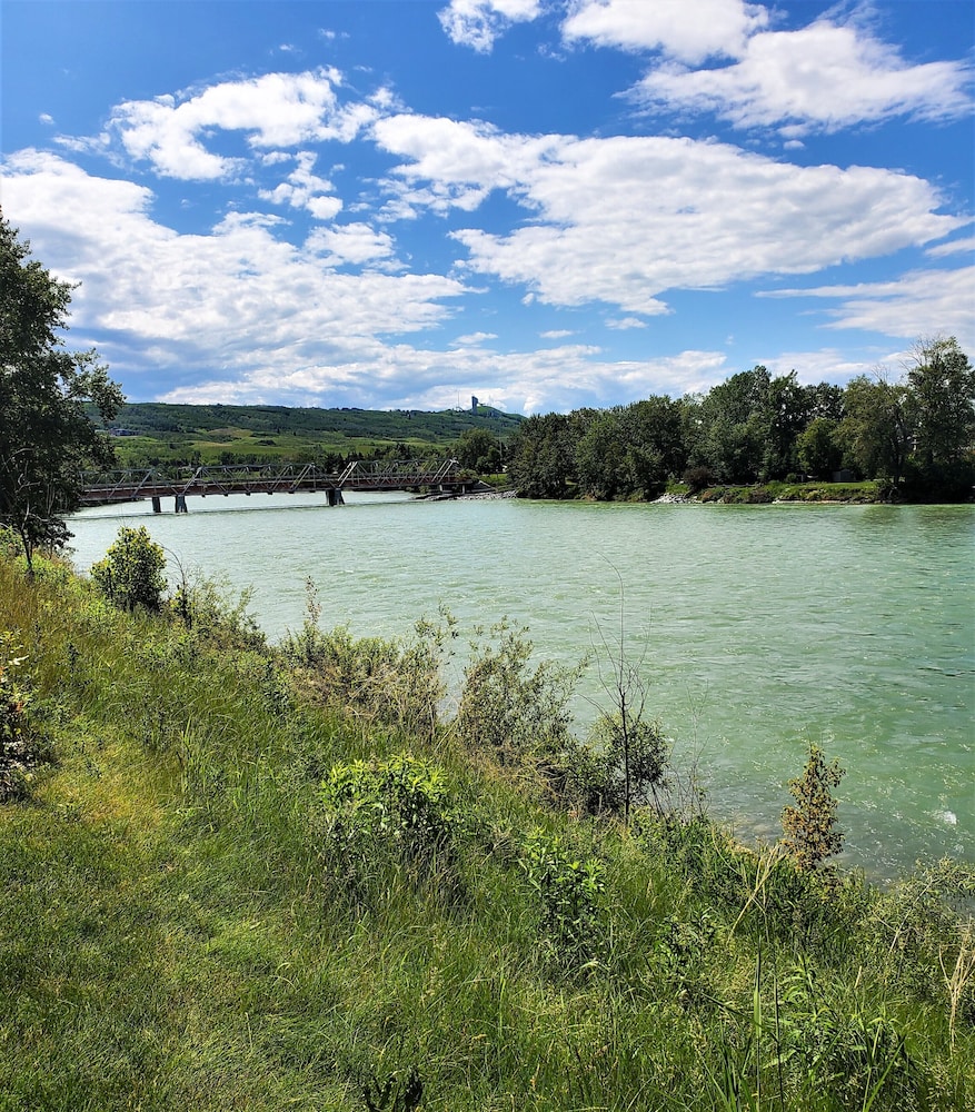 Along River Ridge