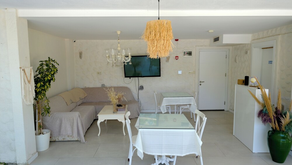 Lavinia Garden Alaçatı - Image 97