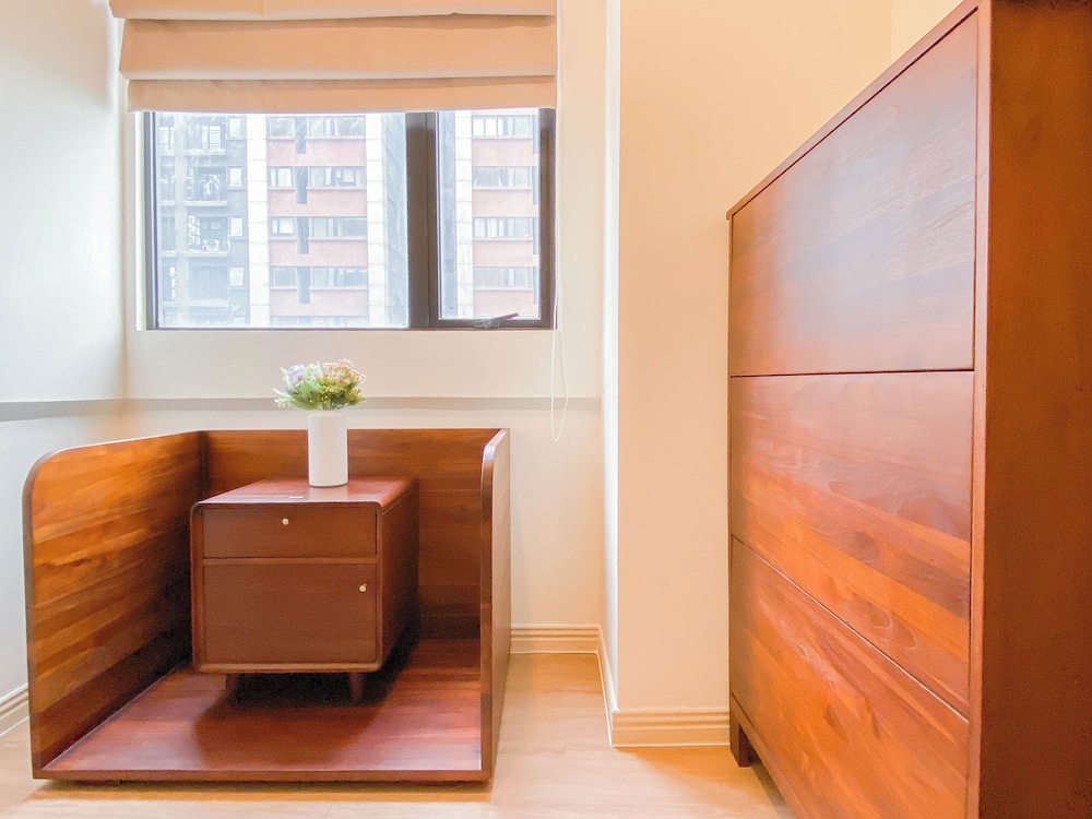 Warm And Cozy 1Br With Makeup Room At Meikarta Apartment
