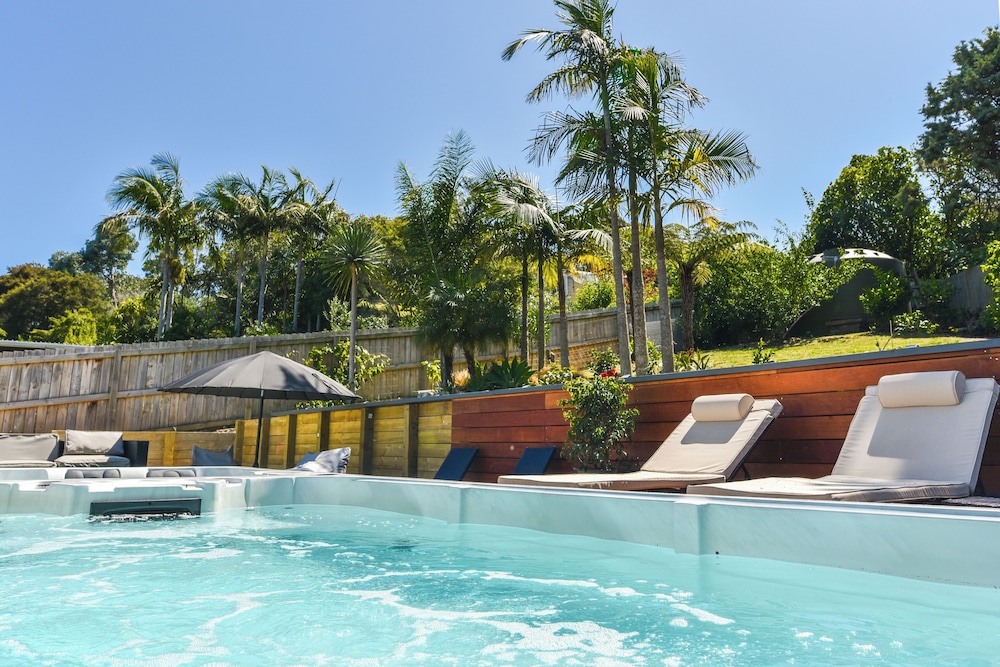 La Maison Soleil with heated Swim Spa