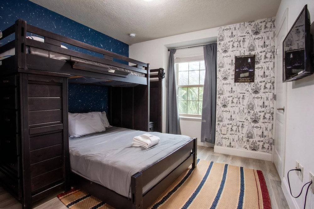 Stay Next Door to Disney at Windsor at Westside