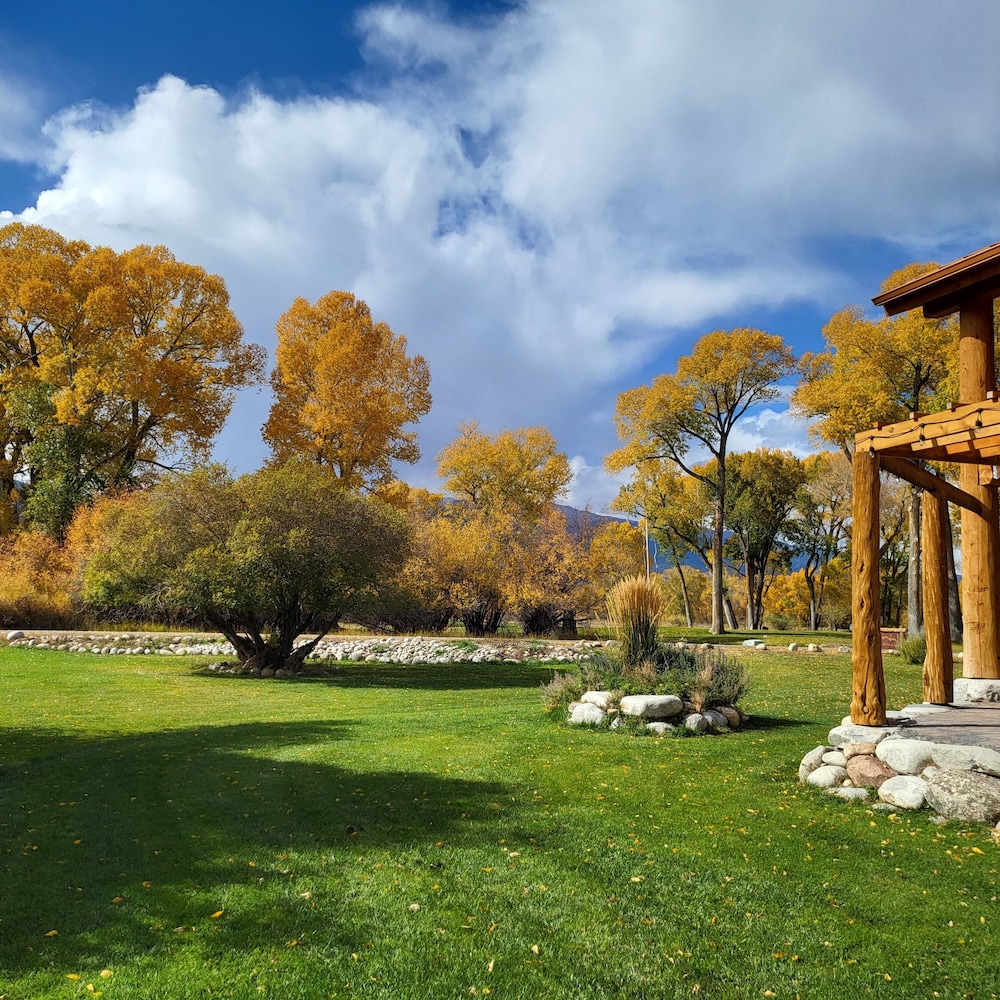 Buffalo Peaks B&B