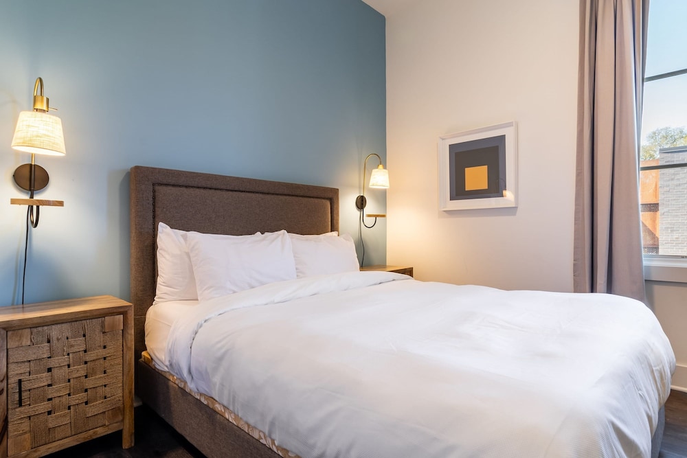 The Magnolia 5 by Avantstay Minutes to Downtown