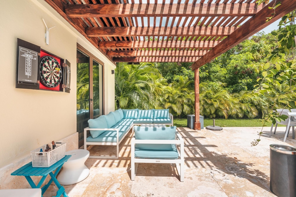 Mesmerizing Villa With Jacuzzi Maid in Cap Cana