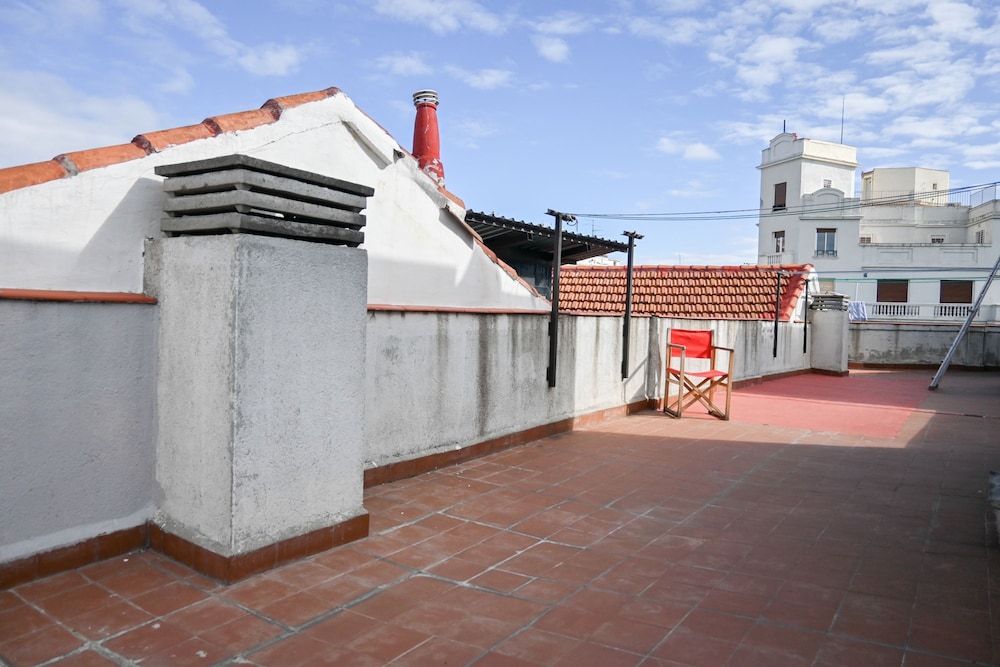 M Sen1692 Amplio Apartamento con Balc n en Calle