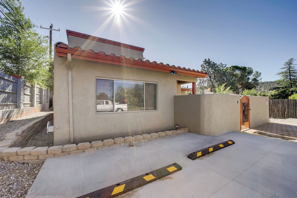Thunder Mtn Views: Walkable Home in West Sedona!