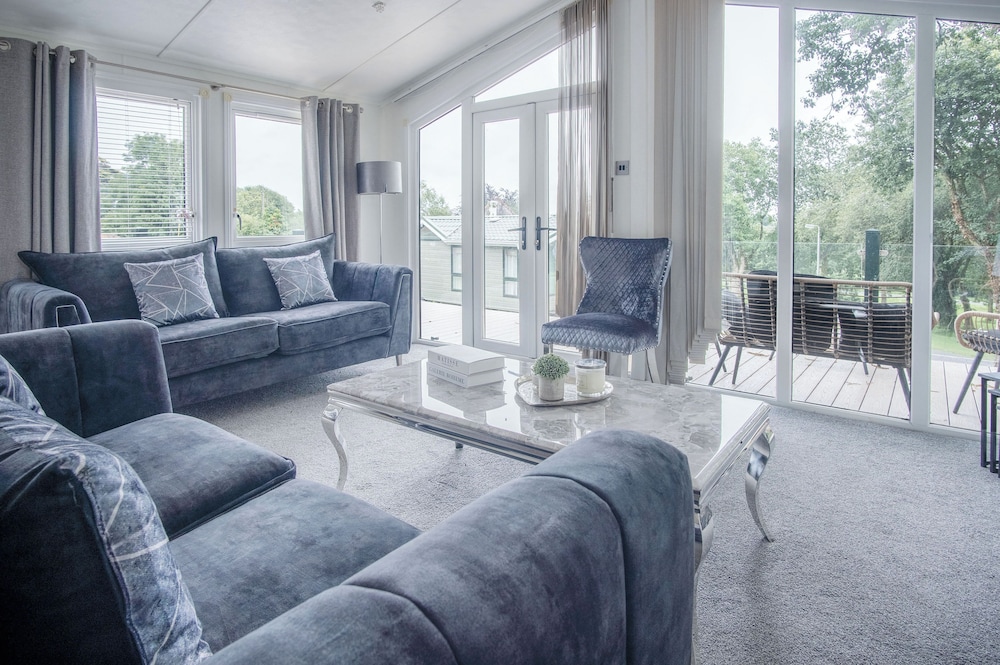 1 Manor Lodge - 3 Bedroom Lodge - Pendine