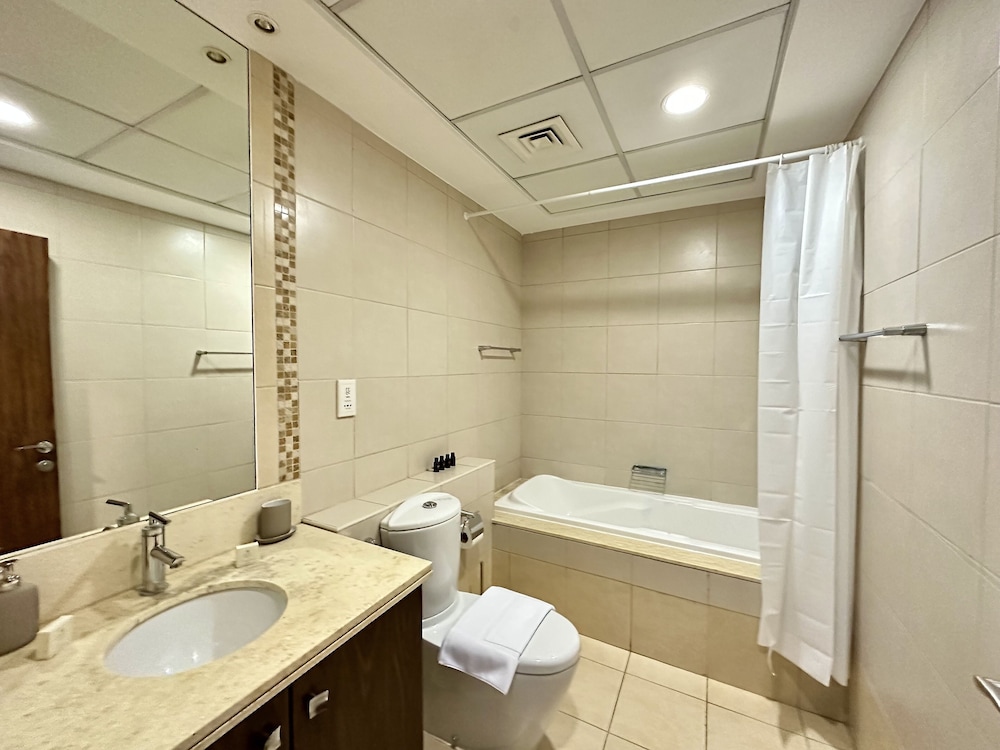 Lux BnB Executive Tower Business Bay
