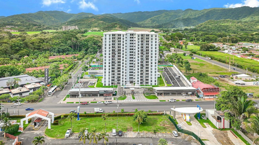 Upstay - Brand New Condo in Jaco 5mins to Beach