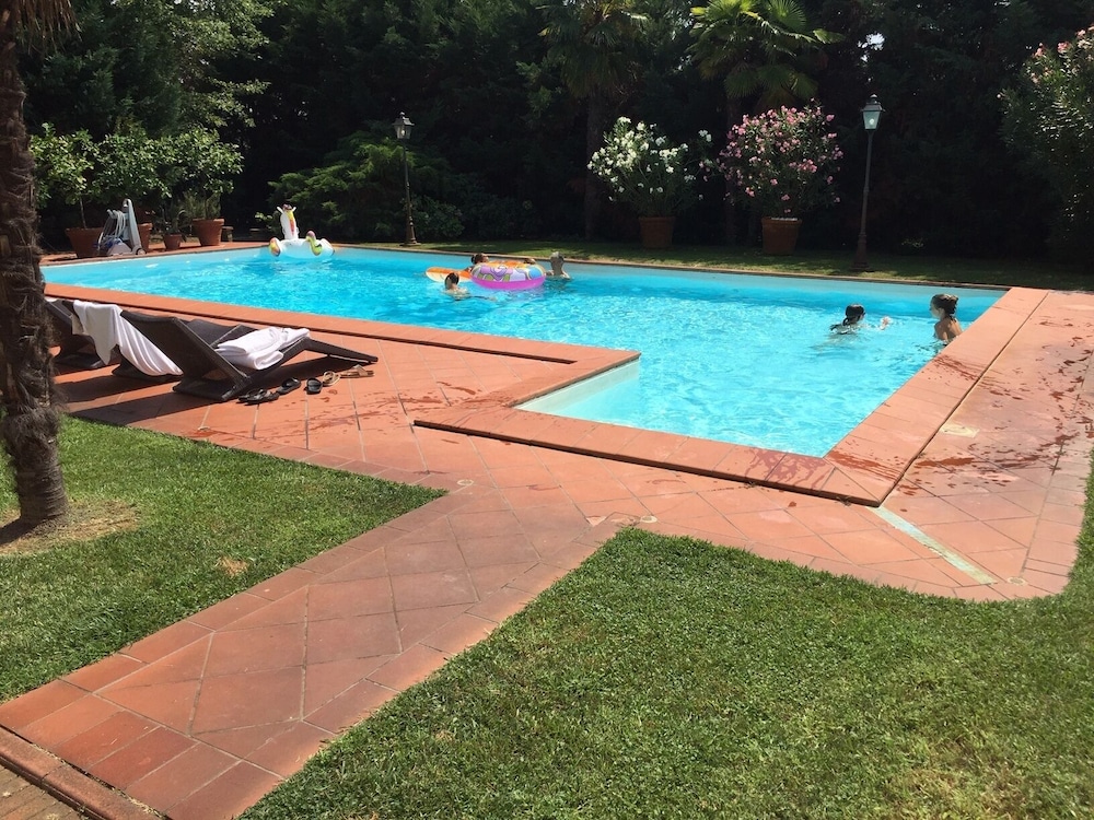 Photo 44