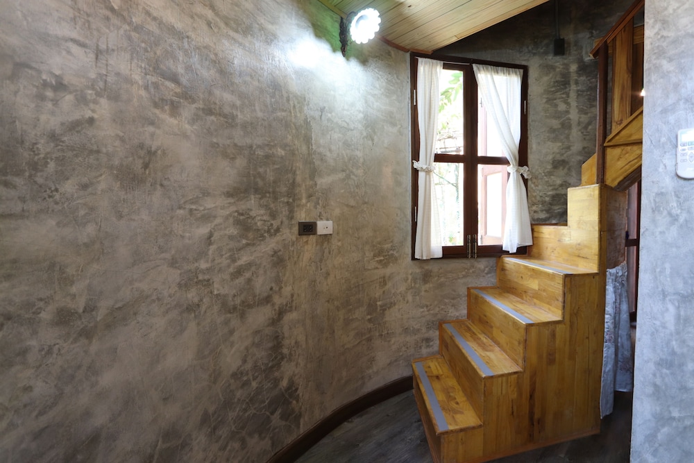 Leafy Greens Clay House