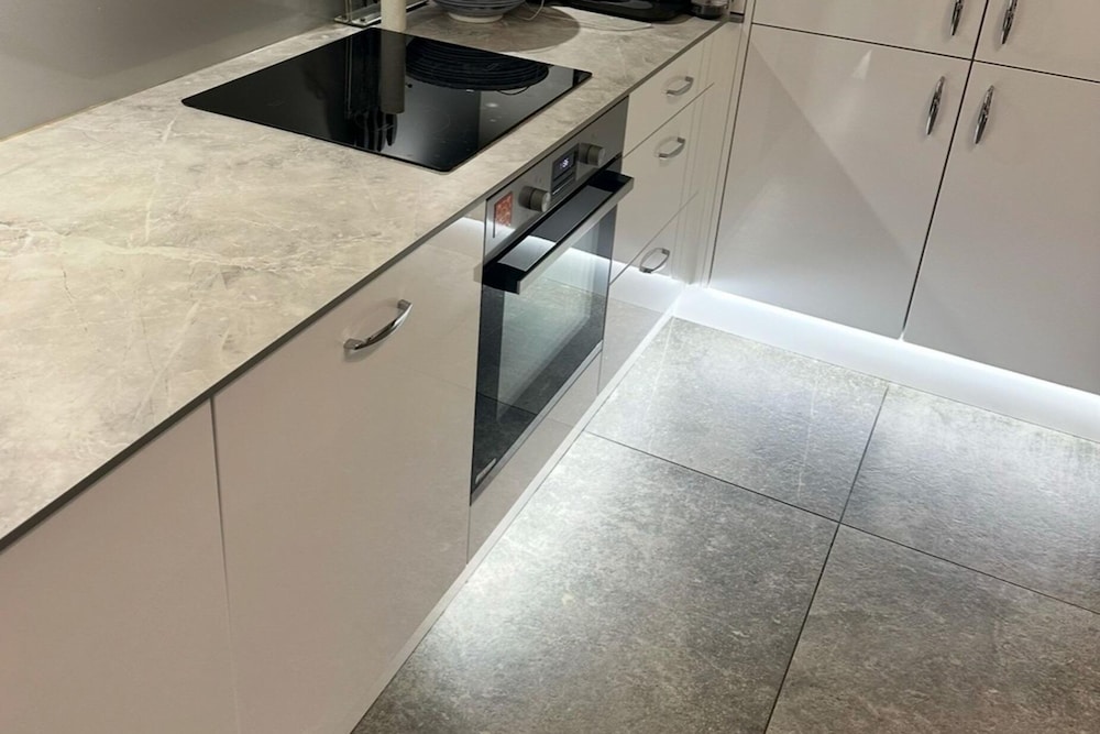 Gerrardscross - Stay4 - Parking - Petsok - Wembley
