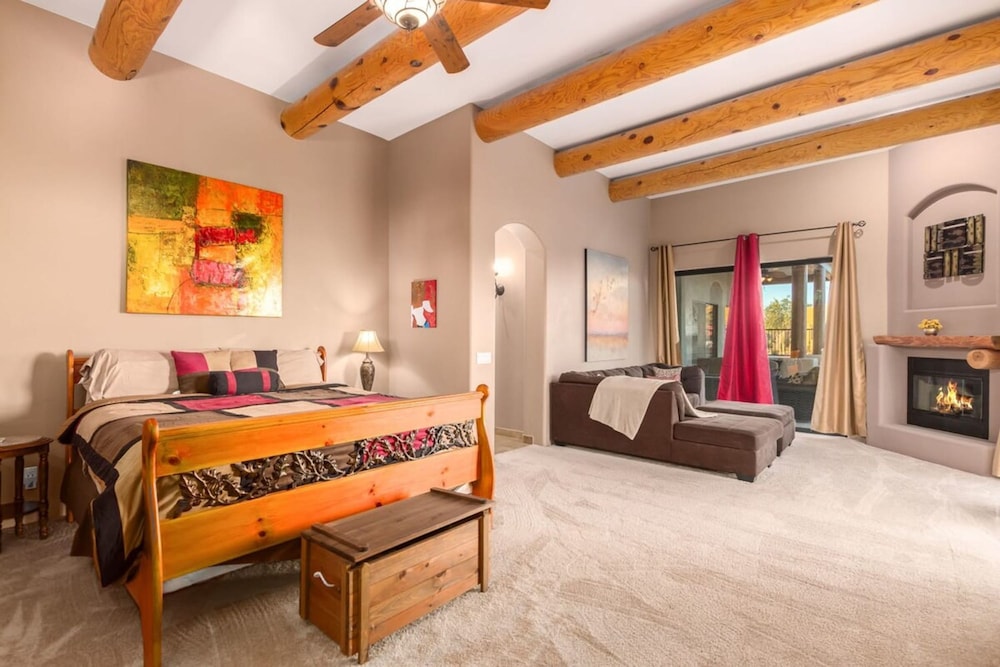 Desert Foothils Rustic Resort Oasis w Pool Spa