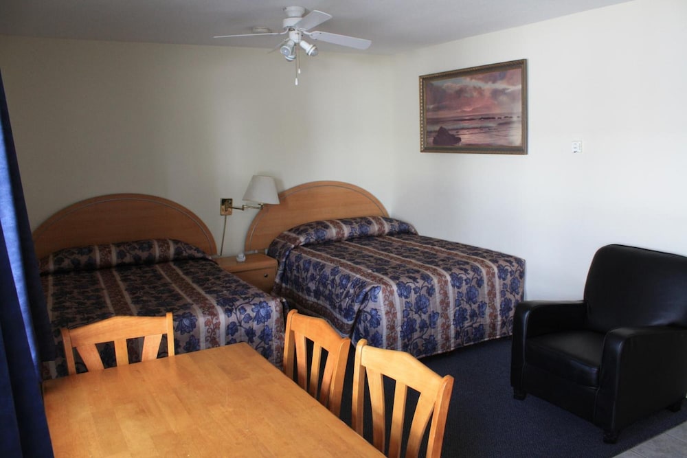 Sunny Beach Motel - Image 3