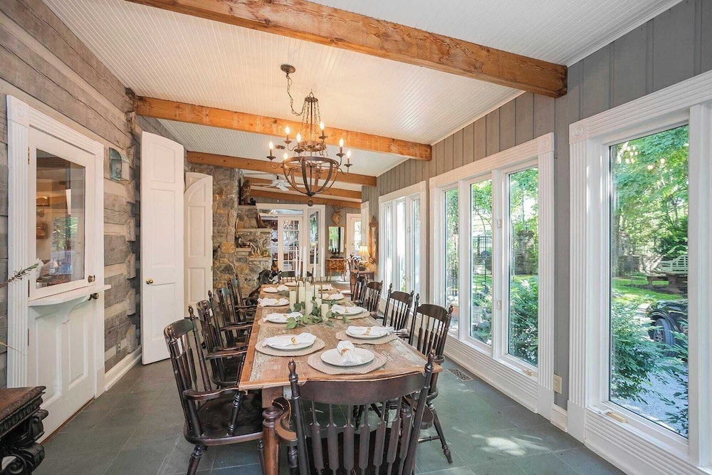 35 Acre Villa w/ Pool, Spa, Wine Cellar & Gym + Near Golf Club La Pearla Ranch by Avantstay