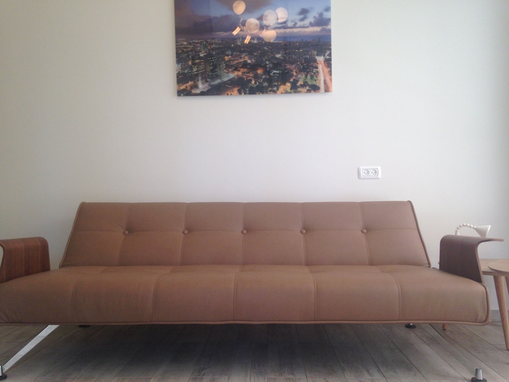 Apt Terrace & Garden - Bauhaus