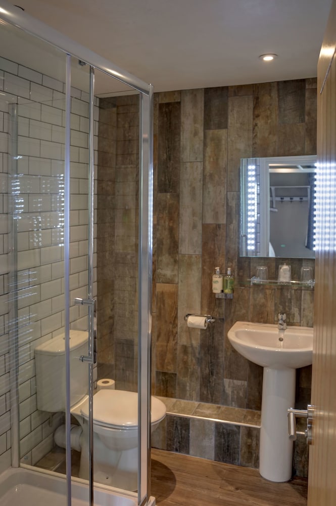 Photo 33