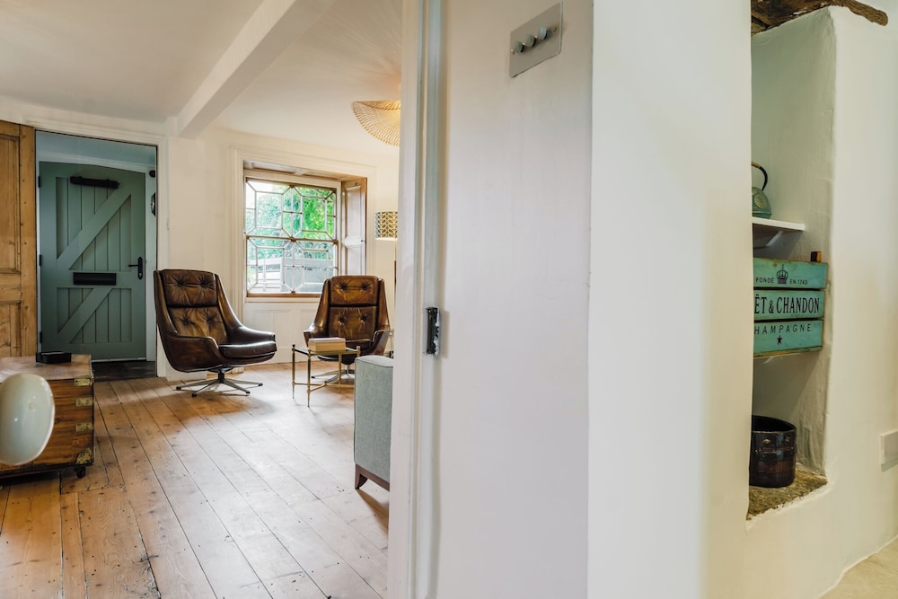 Historic 3 BD Cottage in the Cotswolds