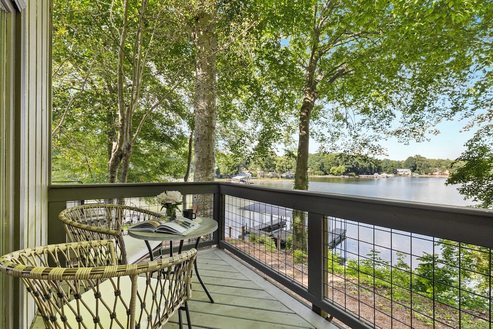 Niblick on Norman W/heated Pool & Optional Boat Rental view 4