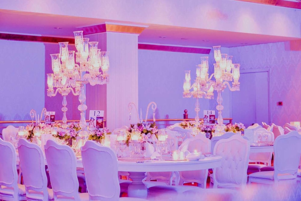 Ege Palas İş Oteli - Image 35