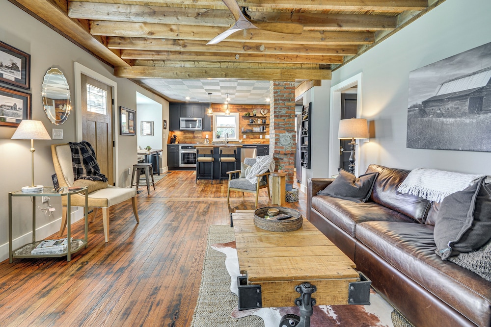 Cozy Cottage: Nature-filled Winston-salem Retreat!