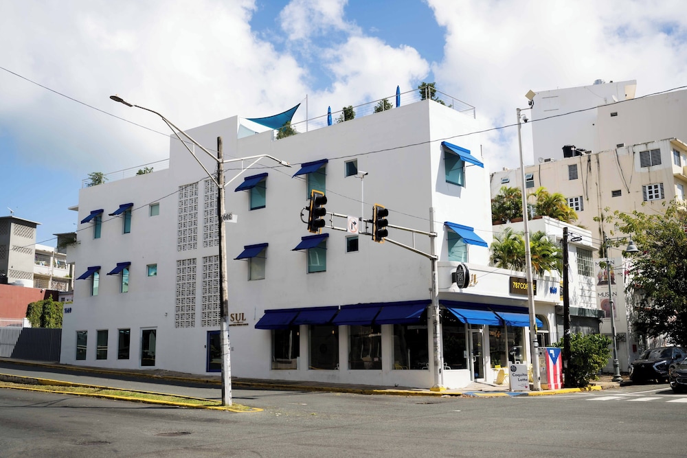 Santurce Urban Lodge
