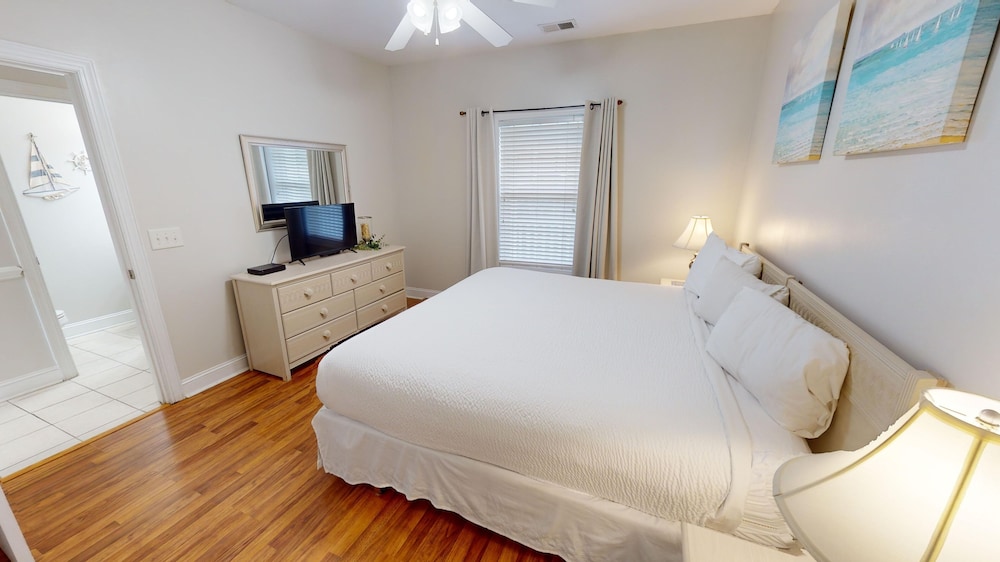 Magnolia North 4872-203 1 Bedroom Condo