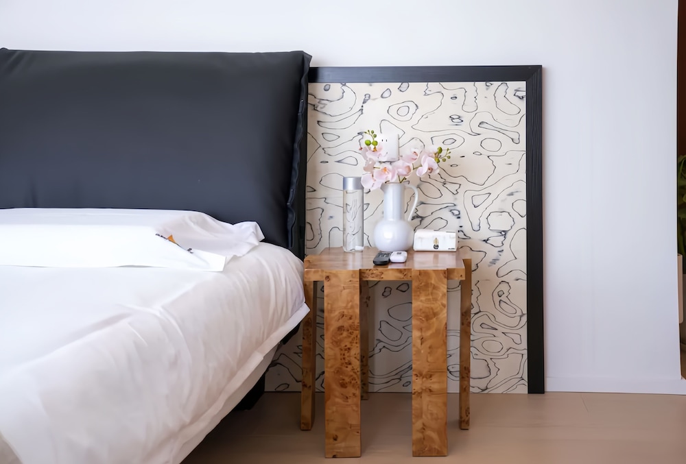 Shanghai Hills & Fan Stay