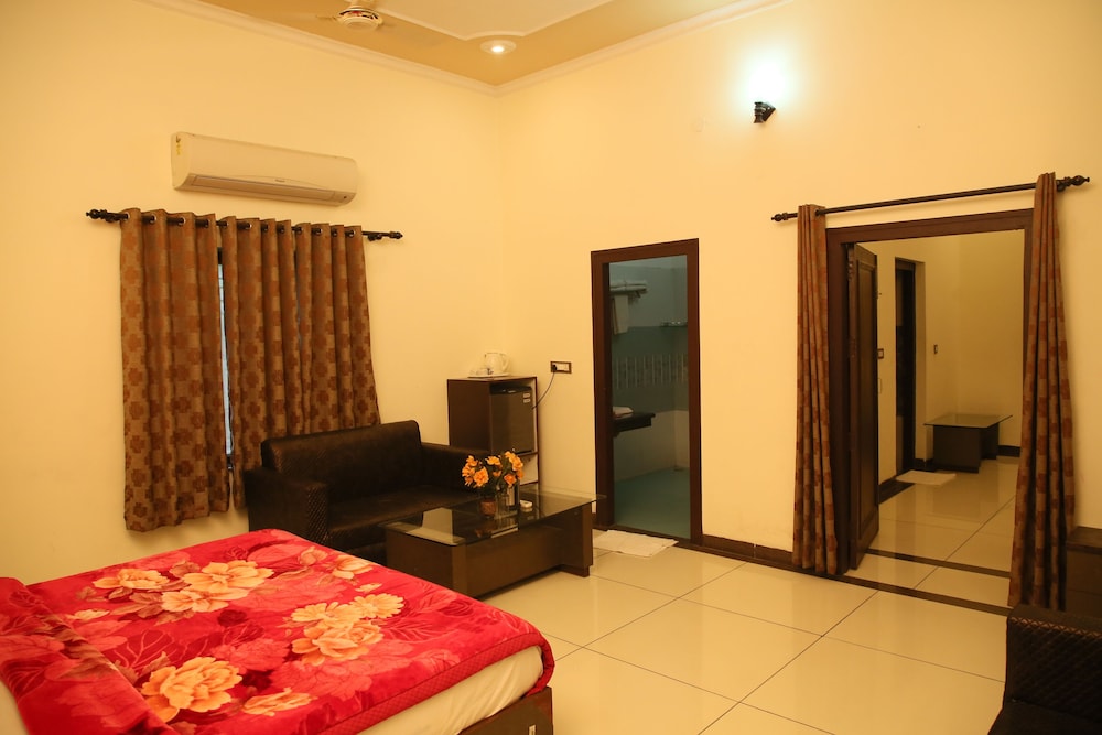 HOTEL SUKOON