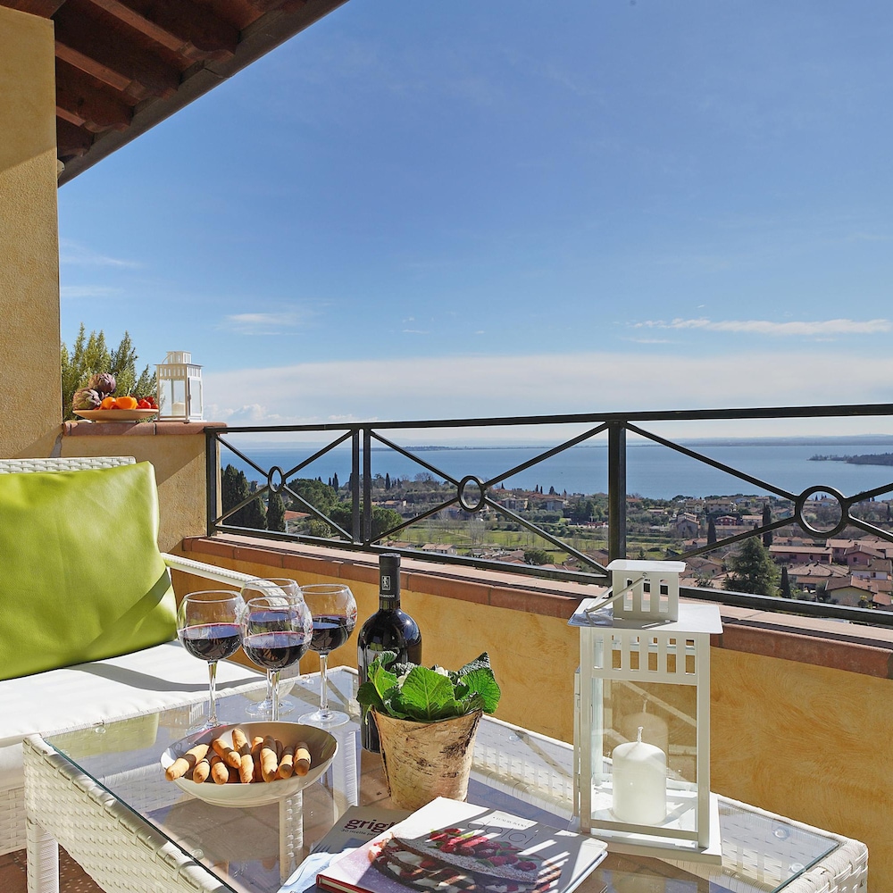 Residenza Chateau du Lac view 2