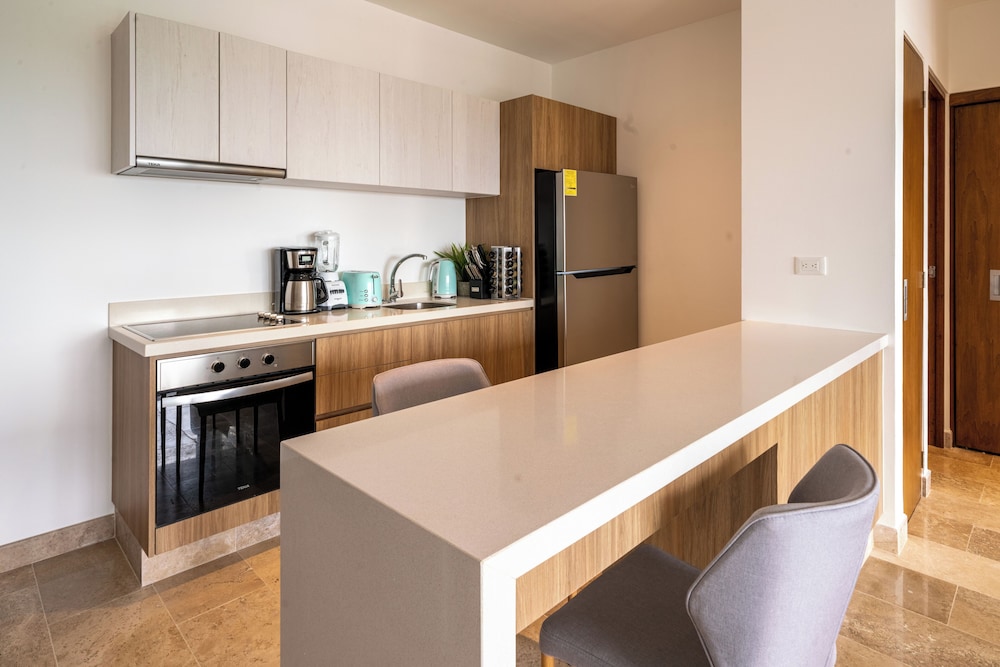 2 BR Condo - Rooftop Pool At Ipanema 504