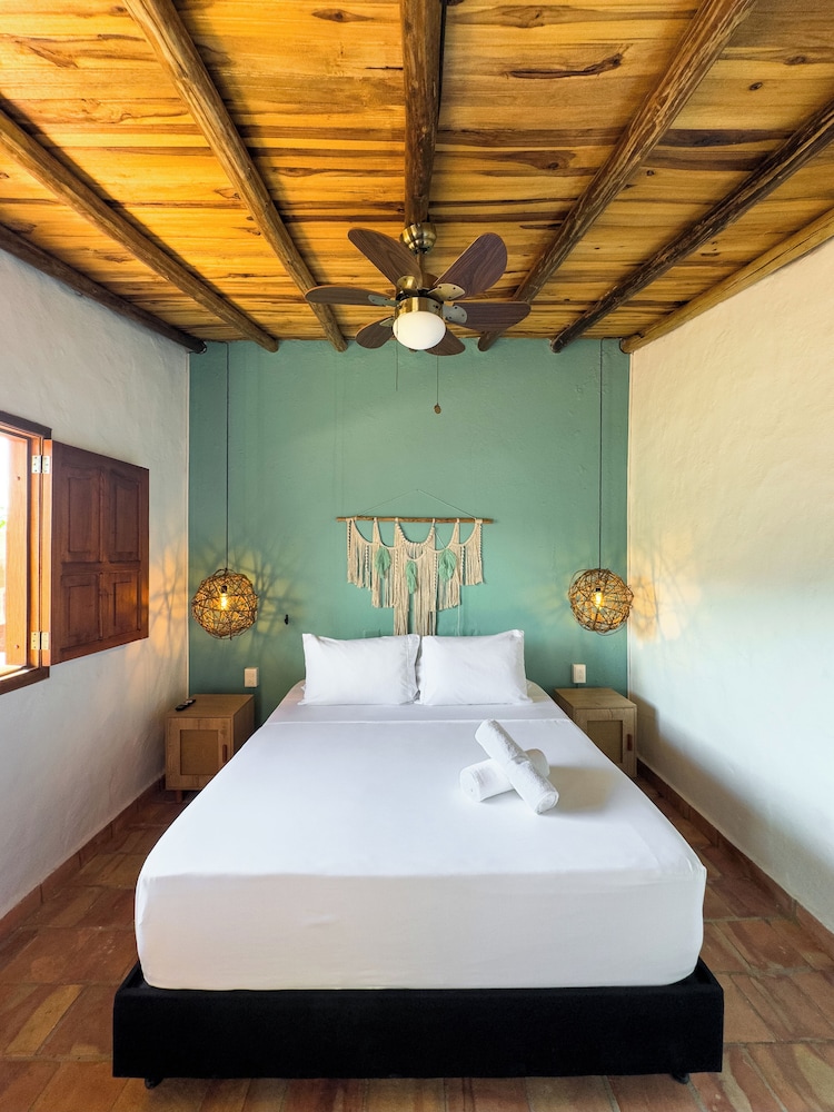 Traveler Hostel
