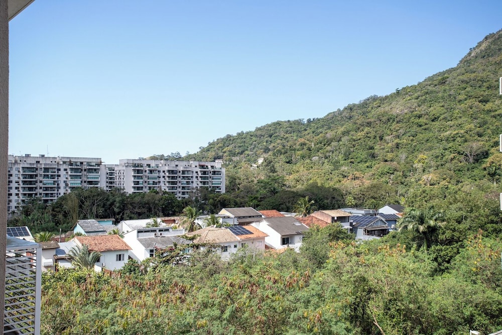 Apto c Piscina e Quadras no Recreio
