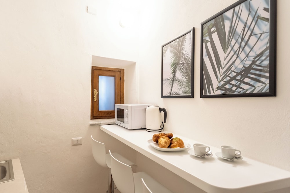 Ice Queen Chamber by Rent all Como