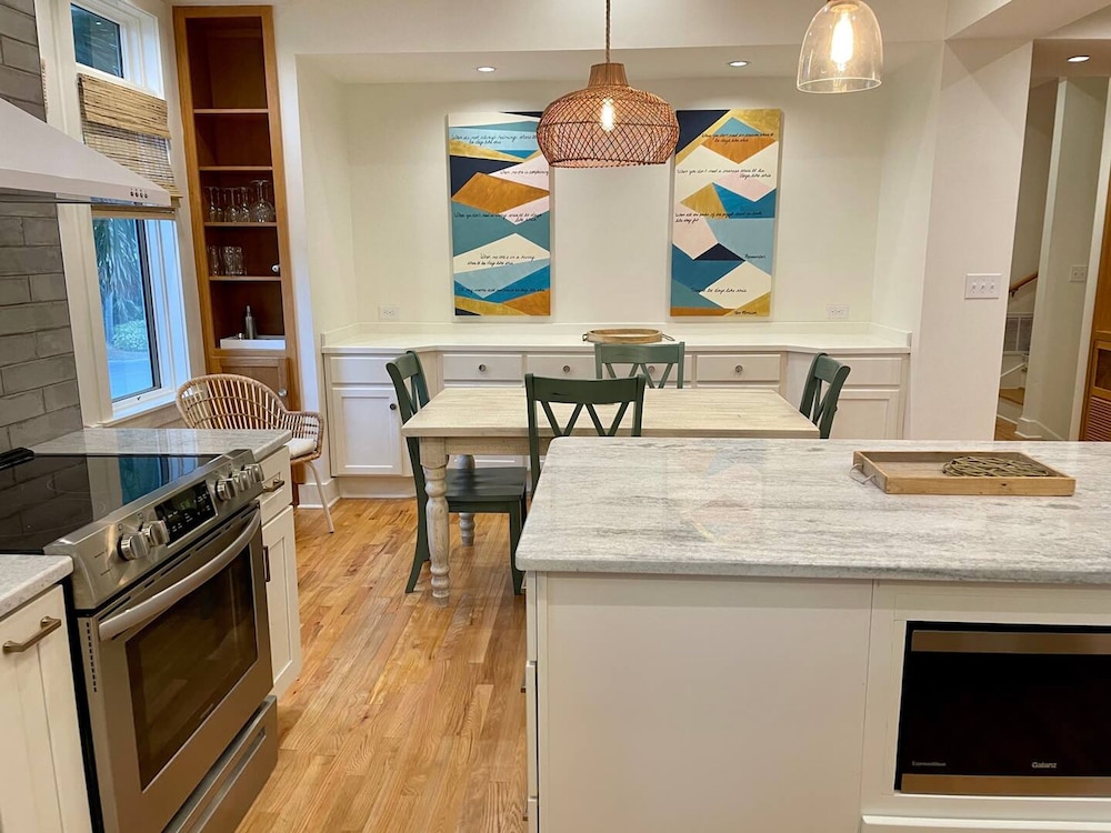 Days Like This -spacious Home Steps From the Beach
