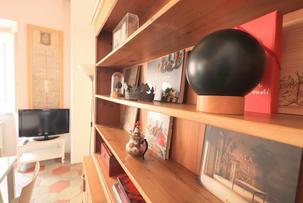Enchanting 2BR Apt Near Pantheon Vatican