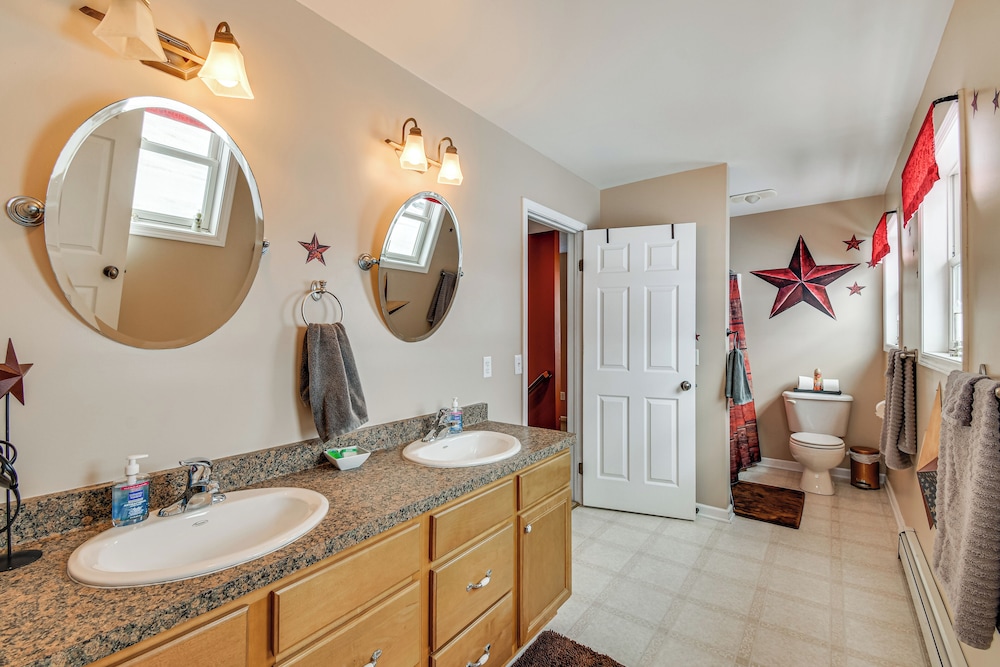 The Gathering Place: Rushville Home w/ Hot Tub