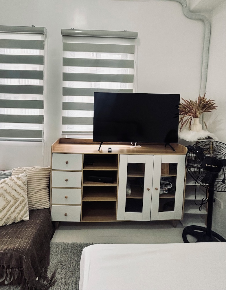 Bright & Airy Urban Escape