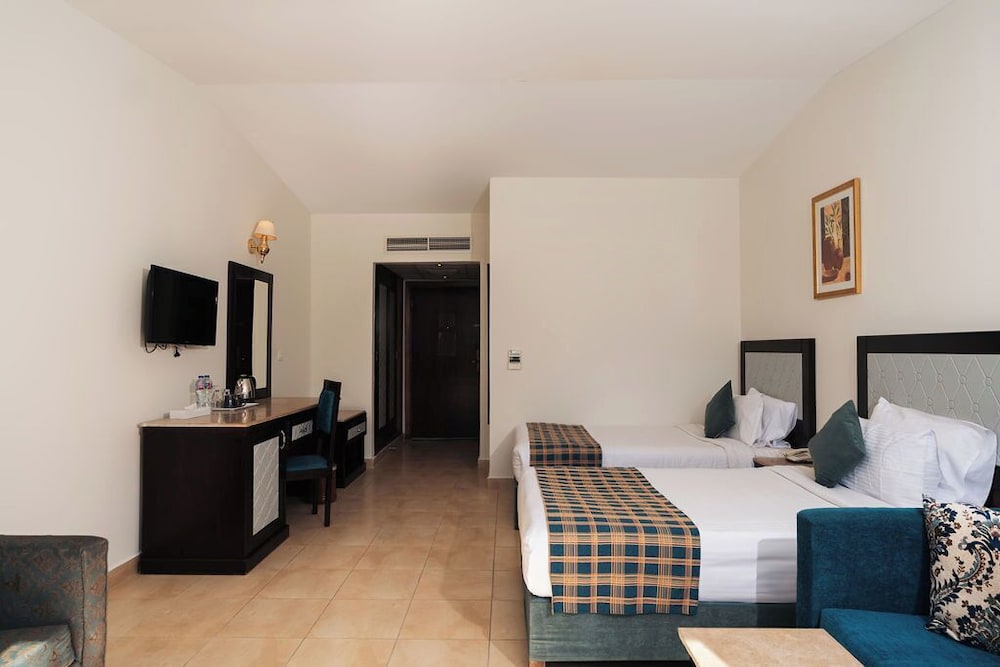 Le Jardin Aqua Park Resort