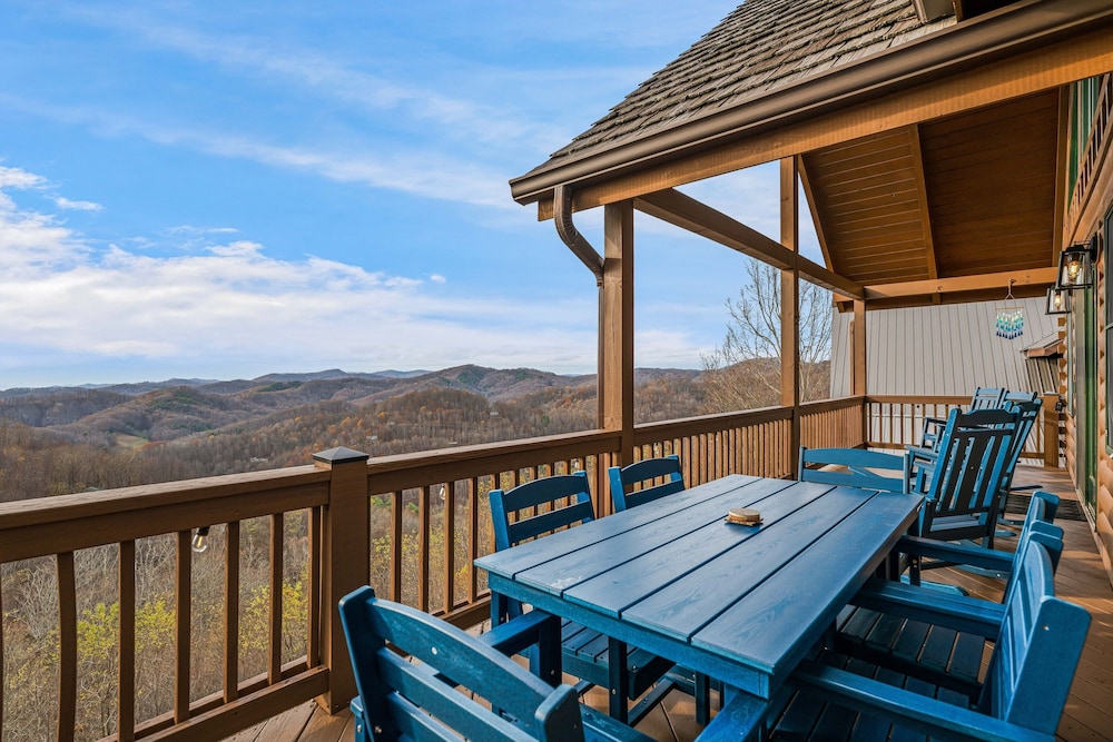 Blue Ridge Mountain Cabin With Stunning Views