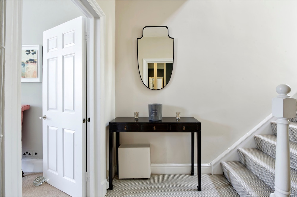 Gorgeous Modern 2 Bedroom Flat in Chelsea