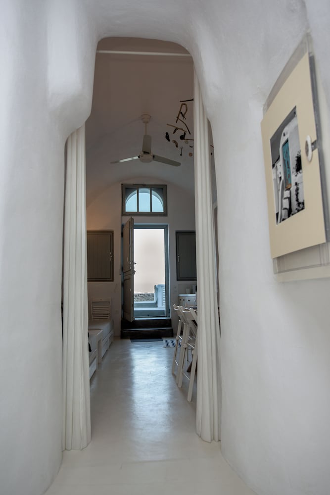 Cave Villa Valente