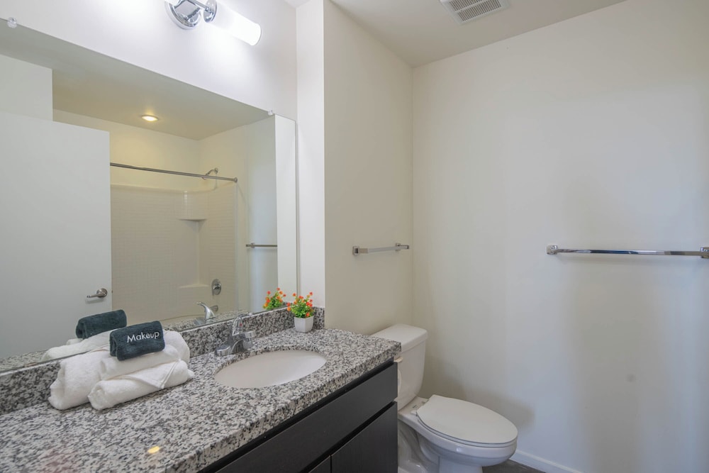 ROVE LIVING/KL - Roosevelt Point